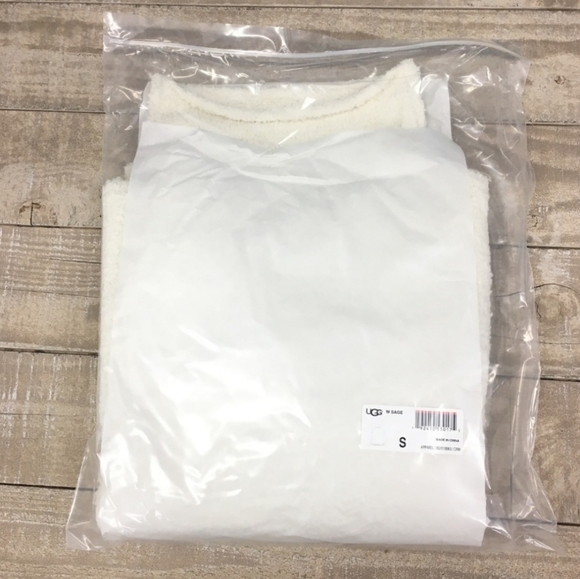 💓XS Ugg Turtleneck sweater size XS * NWT - Picture 4 of 4